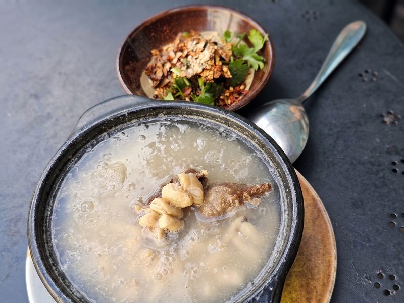 Pork Trotter & White Kidney Bean Soup